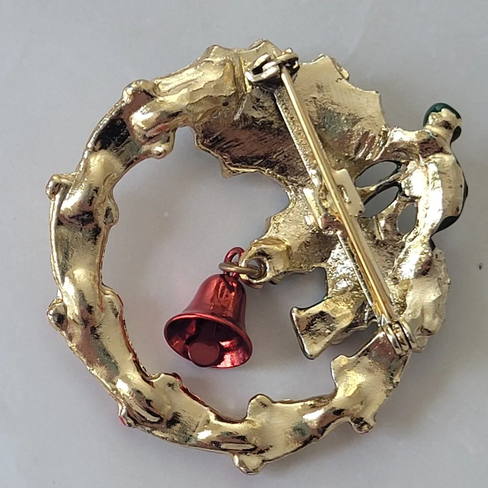 Vintage Christmas Holiday Jingly Bell Wreath Brooch Pin Stocking Stuffers Green - Image 3