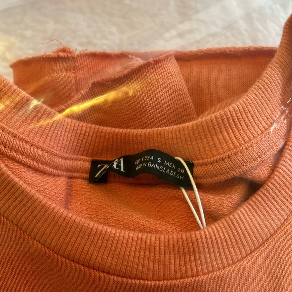 Zara • Short Sleeve • Lightweight Sweatshirt • Womens size Small - Image 9