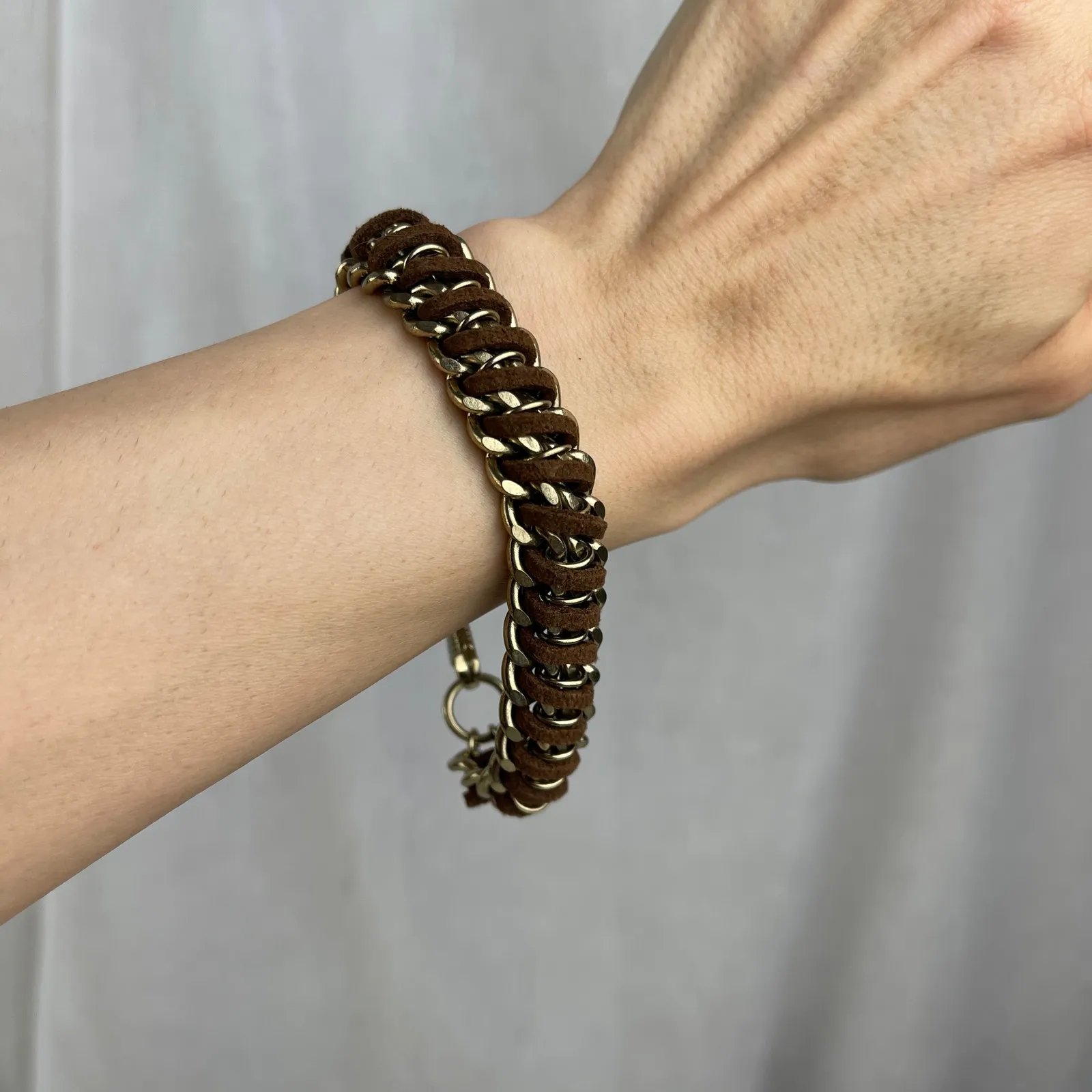 Gold Tone Chunky Chain Link Bracelet Brown Braided Faux Leather Cord Edgy NWOT - Image 3