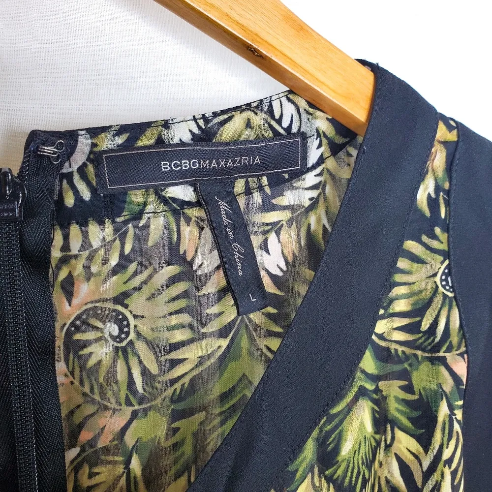 BCBGMaxAzria • Jungle Dream Printed Shift Dress Large - Image 8