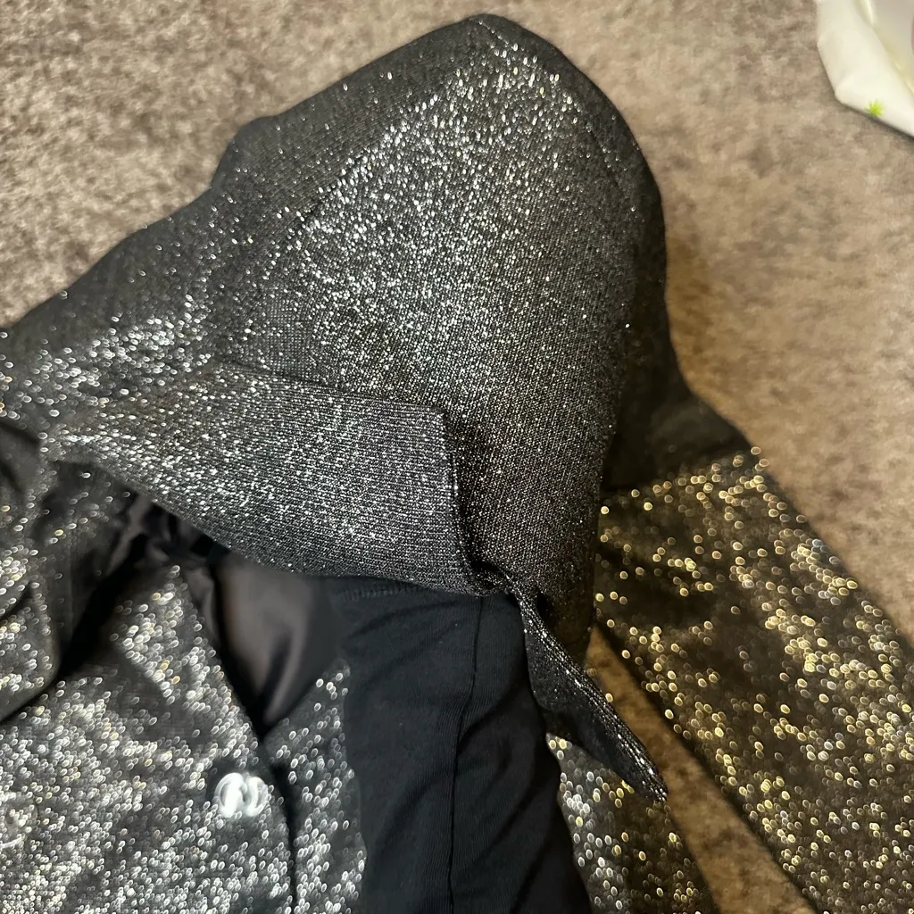 Elegant Black Oversized Glitter Thread Blazer - Image 6