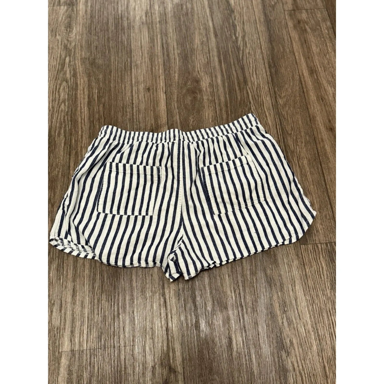 100% Cotton Striped Universal Threads Women’s Shorts Size M Nautical‎ - Image 4