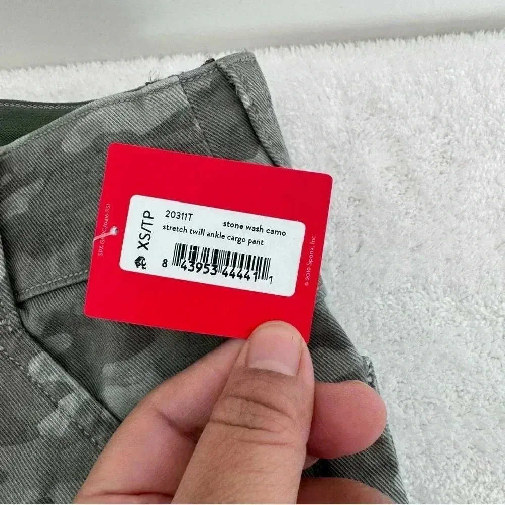 NWT Spanx Stretch Twill Ankle Cargo Pants in Stone Wash Camo size XS TALL - Image 4