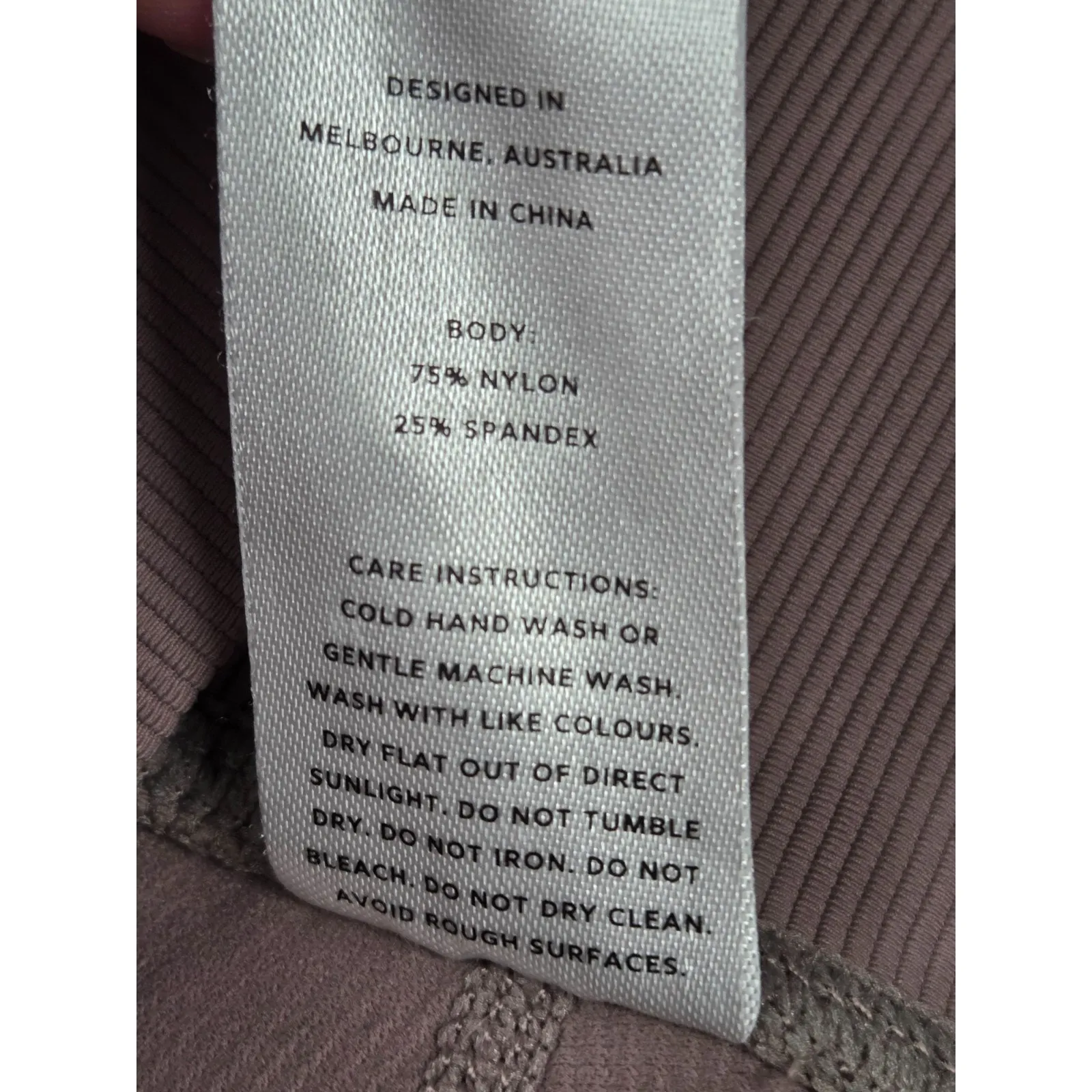 WILO The Label Base Ribbed Colorblock 7/8 Leggings Size Medium Mauve Purple - Image 4