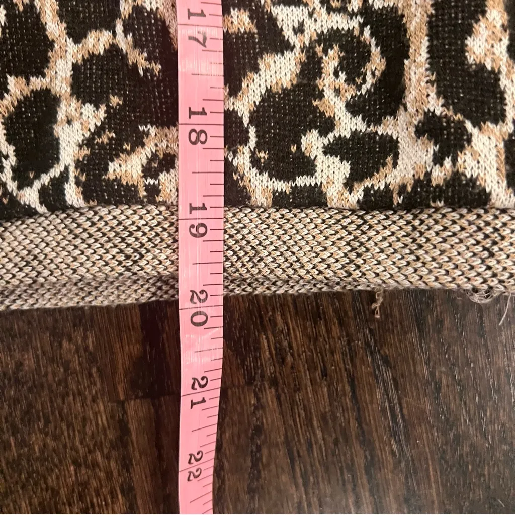 Zara Leopard Print Knit Sweater in Black and Cream Size Medium - Image 6