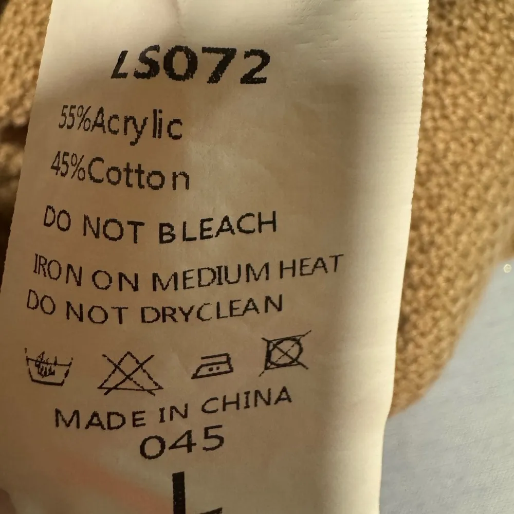 Lillusory Tan Knit Button - Image 11