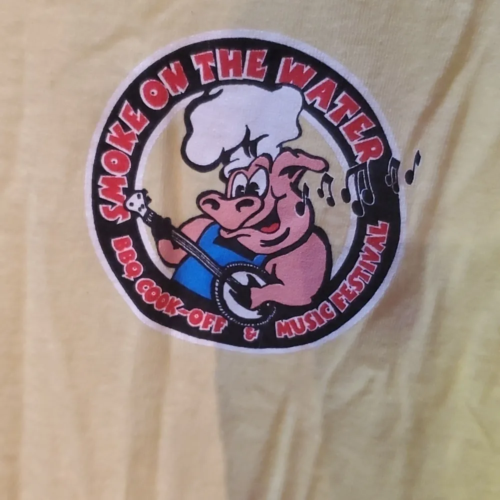 🐻    Gildan T-shirt size S - Image 2