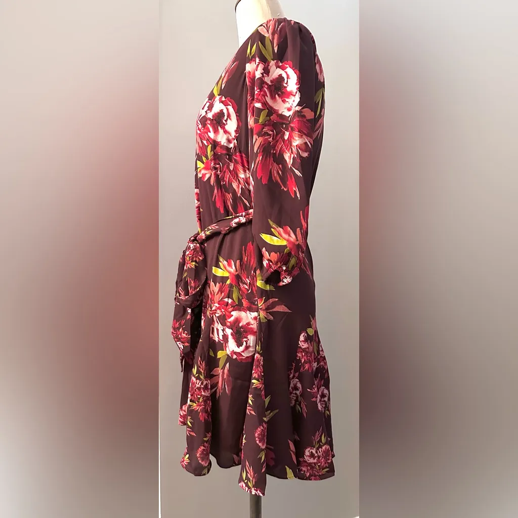 NWT White House Black Market Burgundy Floral Long Sleeve Dress - Image 4