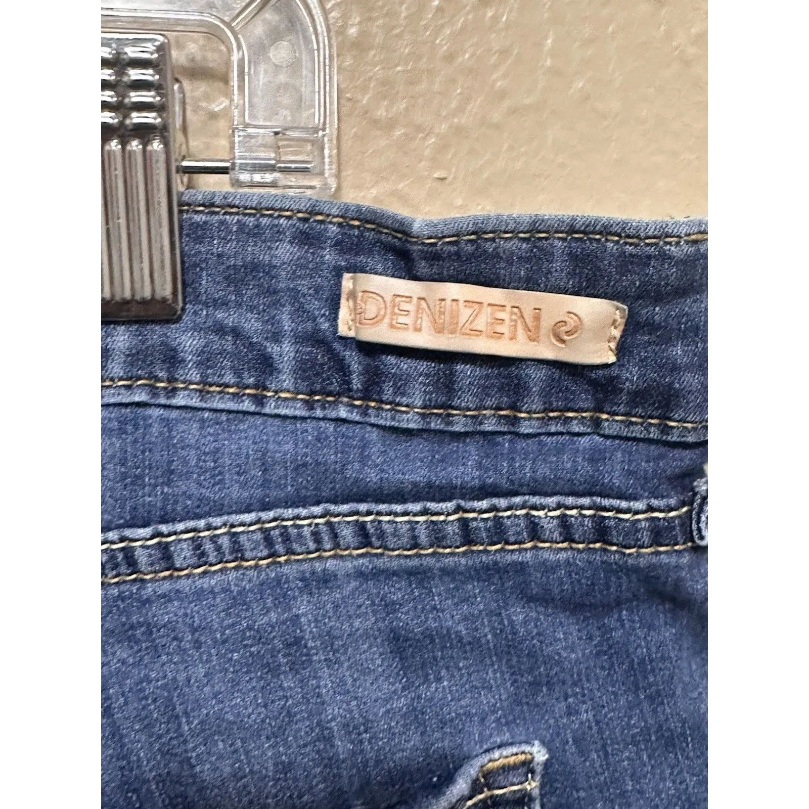 Denizen by Levis Womens Shorts‎ Size 18 W34  High Rise Raw Hem Blue Denim - Image 5