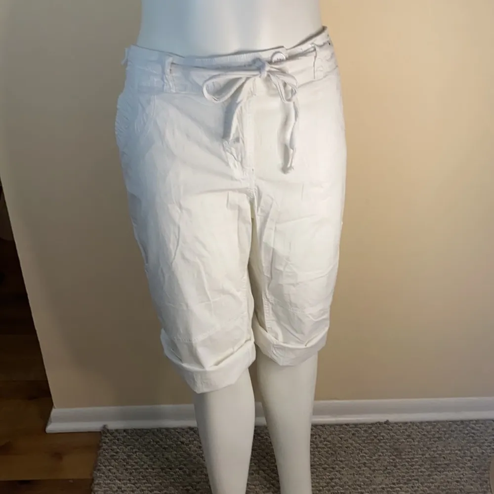 New York & Co Cotton Capri - Image 2