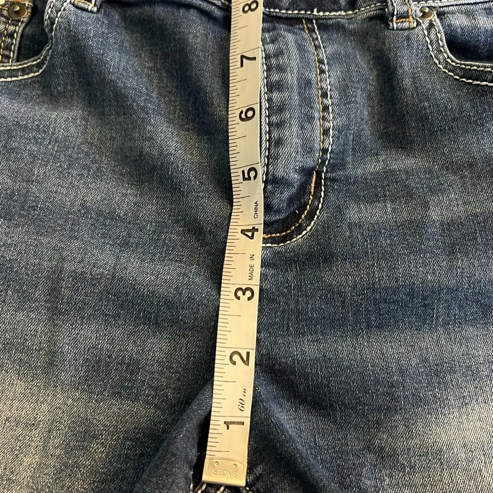 Mid rise Blue Denim Shorts with Embellished Pockets Sz 8 - Image 6