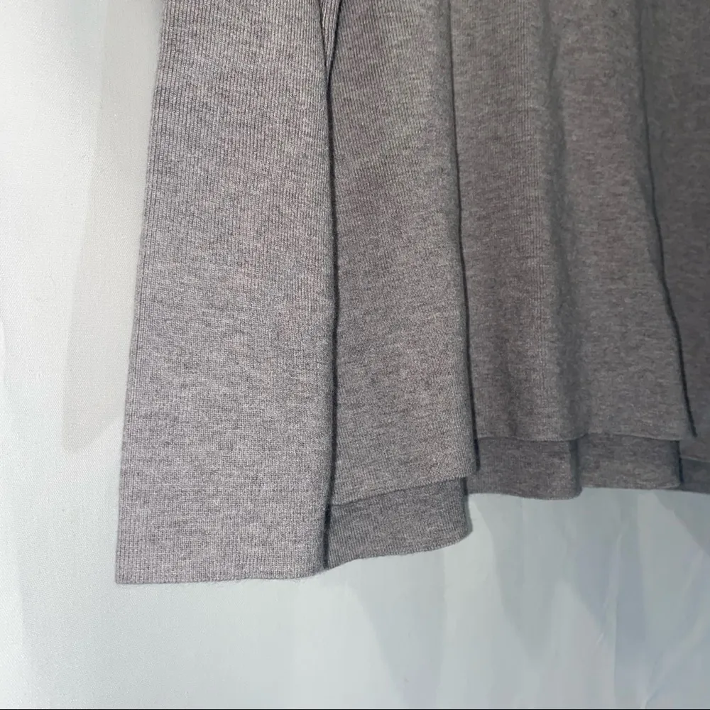 WAYF Gray Sweater - Image 6