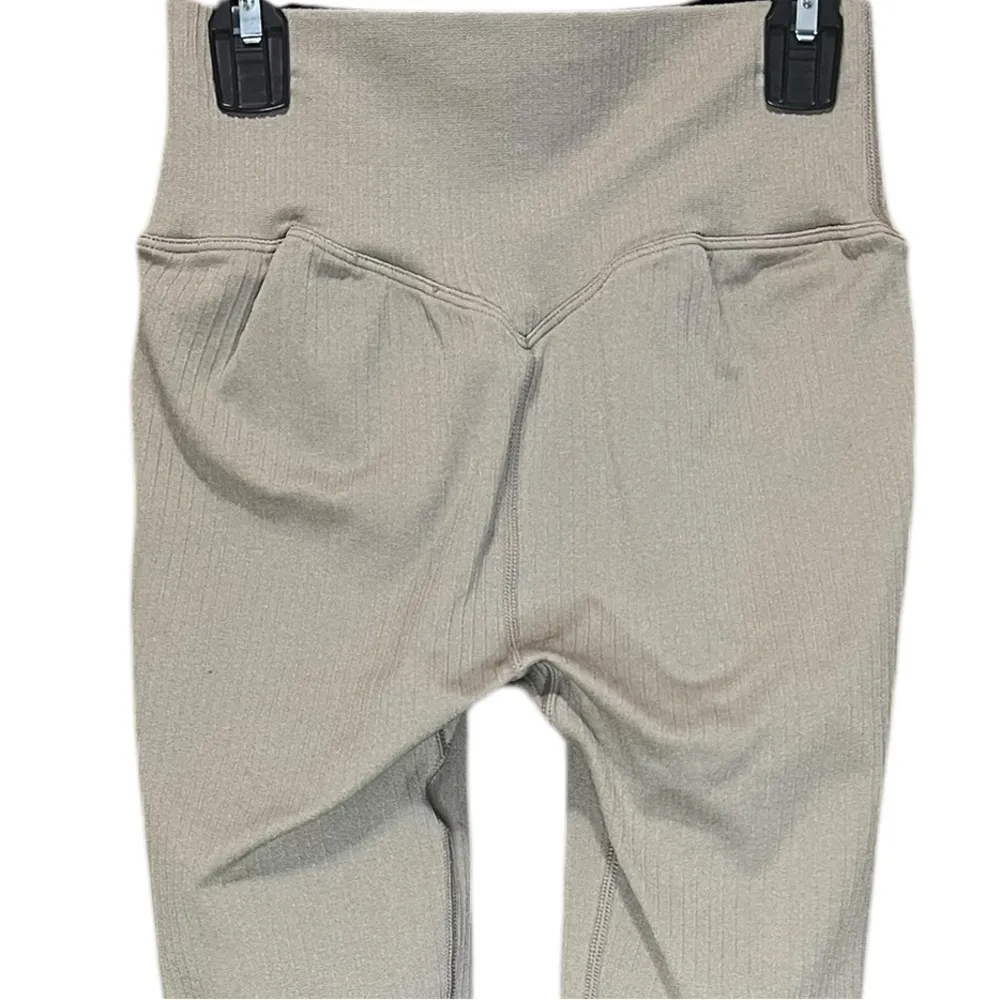 AIM'N Latte Statement Seamless Leggings in oatmeal Size Small Tan - Image 11