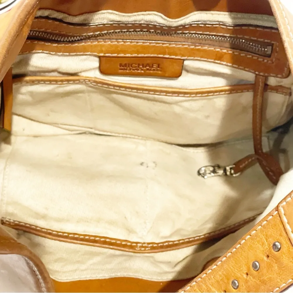 Michael Kors ‘Hutton’ Brown Distressed Leather Buckle shoulder Hobo Bag - Image 5