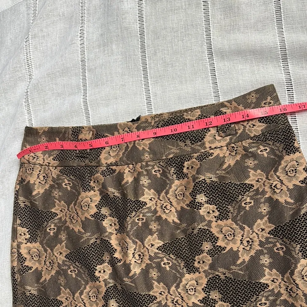 Lapis Lace Overlay Embellished Pencil Skirt Tan Size M - Image 6