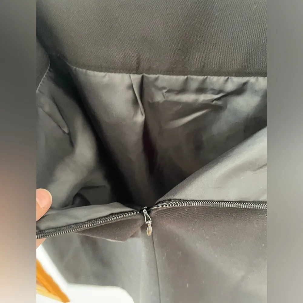 LOFT Ann Taylor Women's Black Skirt size 10 - Image 7