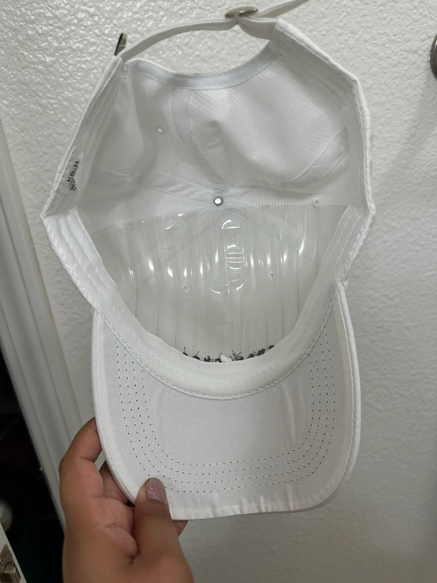 Women’s Brand New White Gym Hat - Image 5