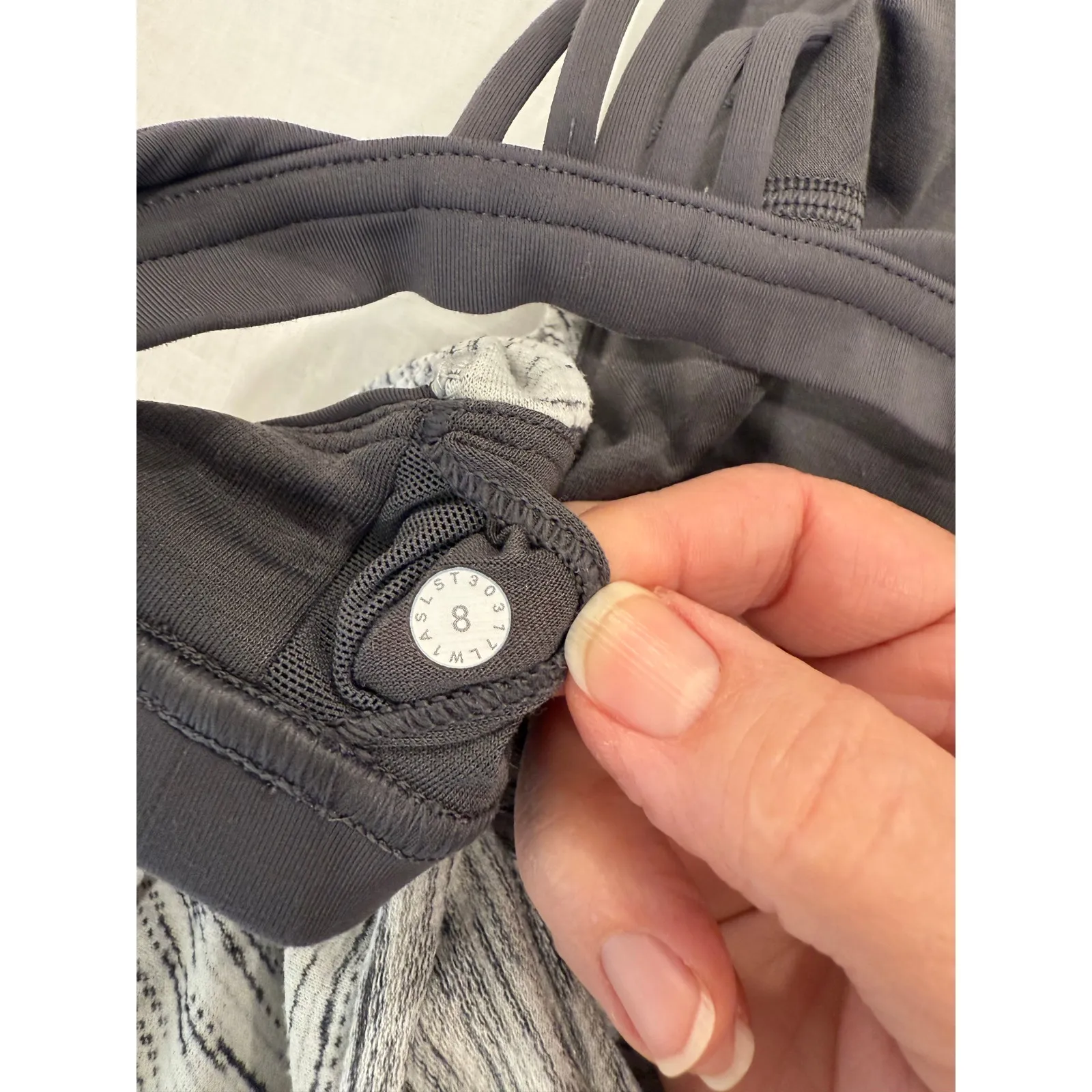 Lululemon Raise the Barre Tank Top Heather Gray Women's Size 8 Activewear - Image 7