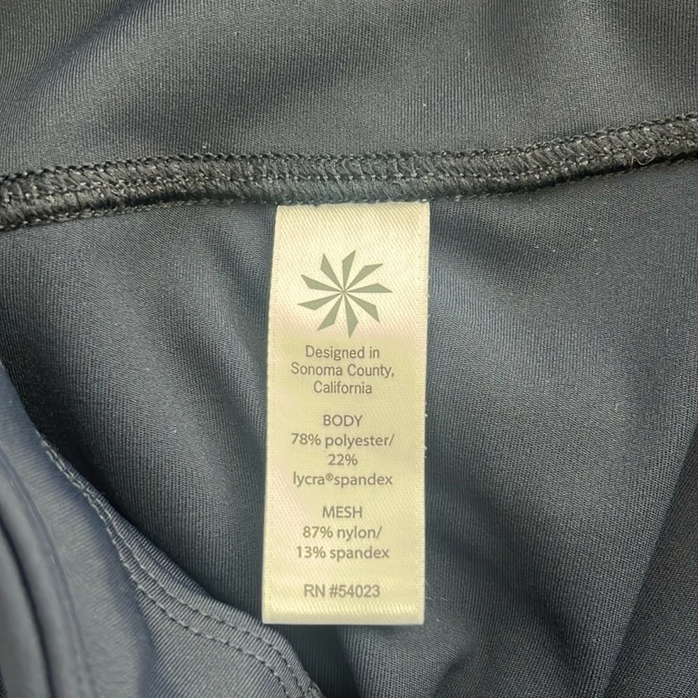 Like New Athleta Aura Sonar Capri Cropped Mesh Leggings Navy Blue XS Petite XSP - Image 9