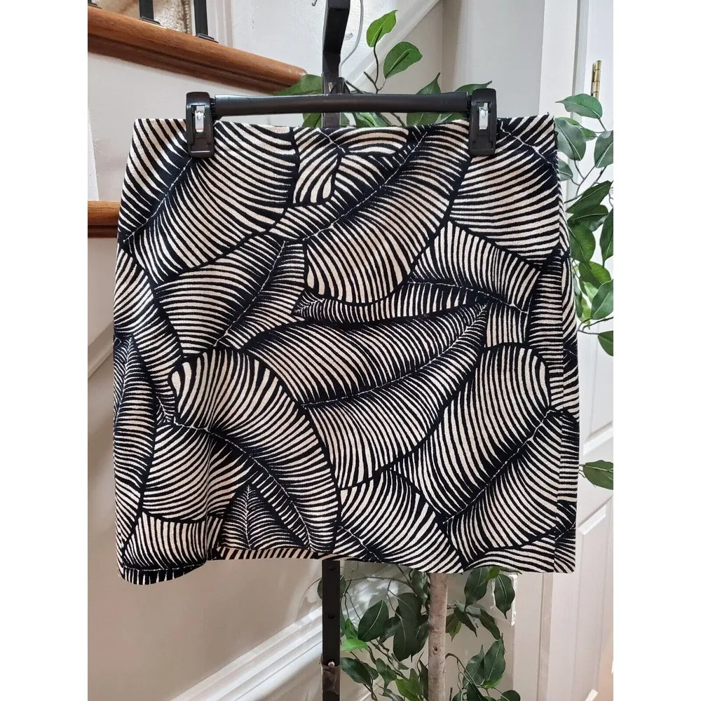 Ann Taylor Women Black & Beige Palm Print Cotton Casual Mini Pencil Skirt Size 8 - Image 9