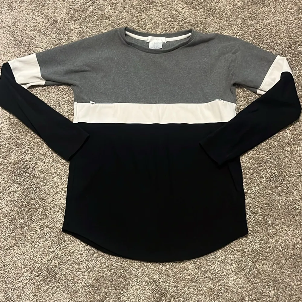 Movemama Varsity Dual Zip‎ Breastfeeding Long Sleeve Small Black Size undefined - Image 2