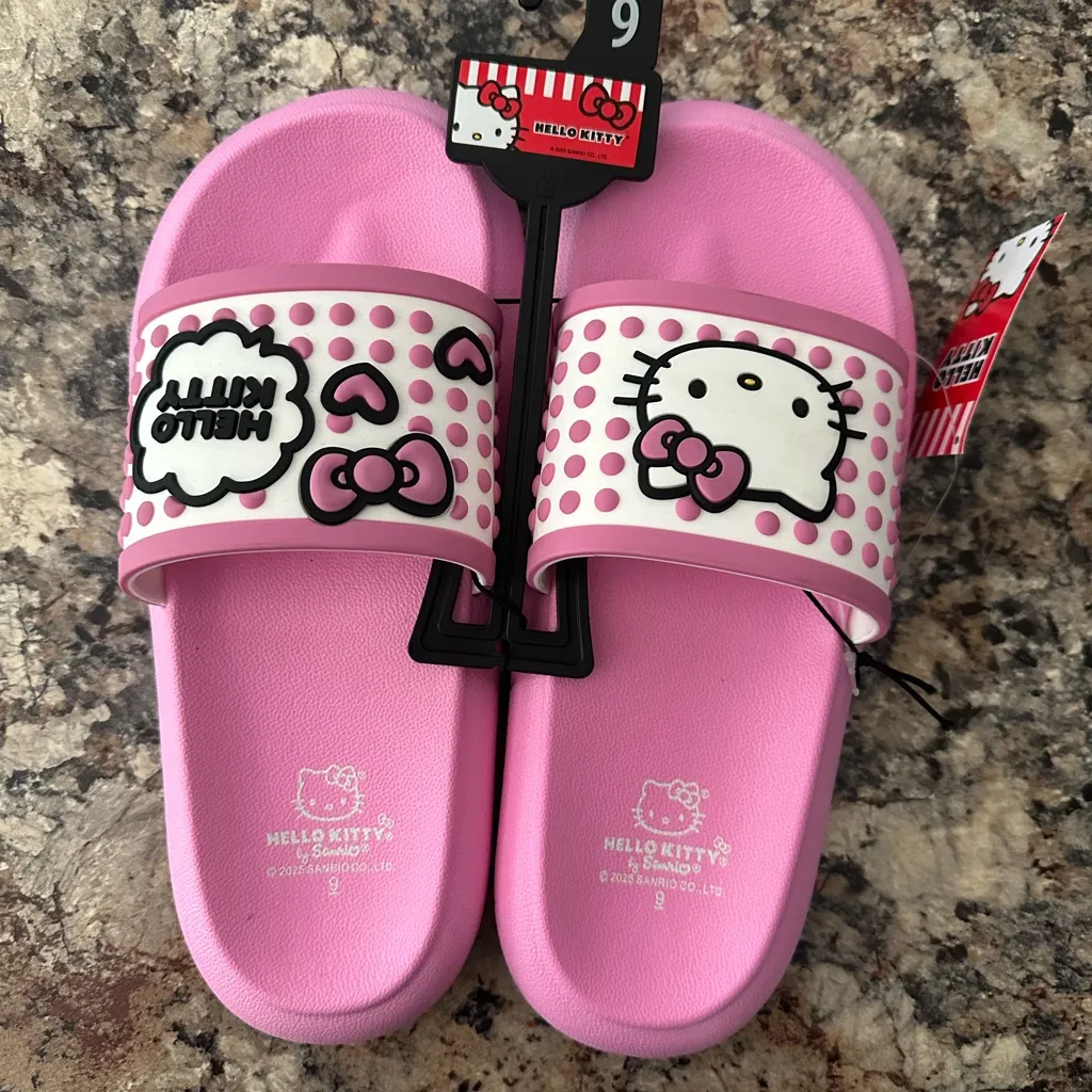 Hello Kitty - Adorable Pink Slides - BNWT! - Image 2