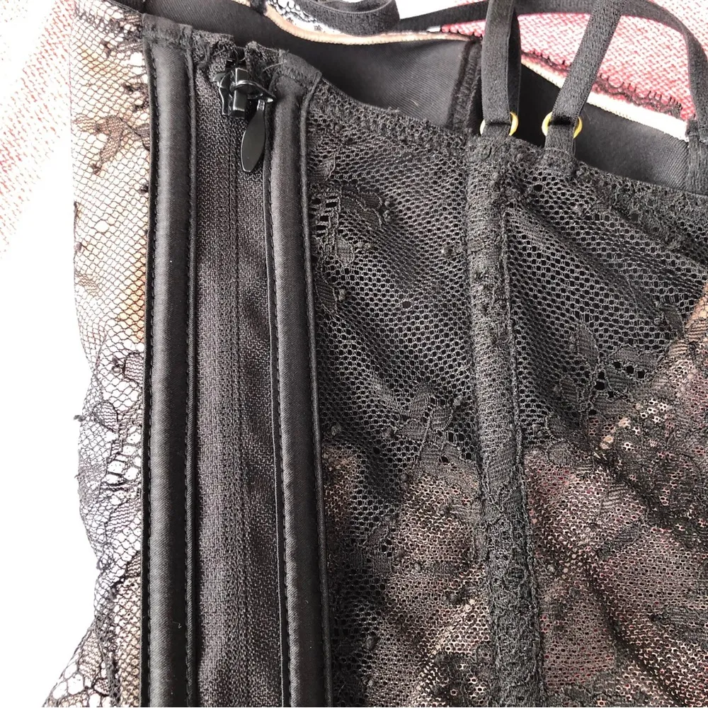 NEW VICTORIAS SECRET Very Sexy Black Lace Corset Bustier Top Size 32-D - Image 6