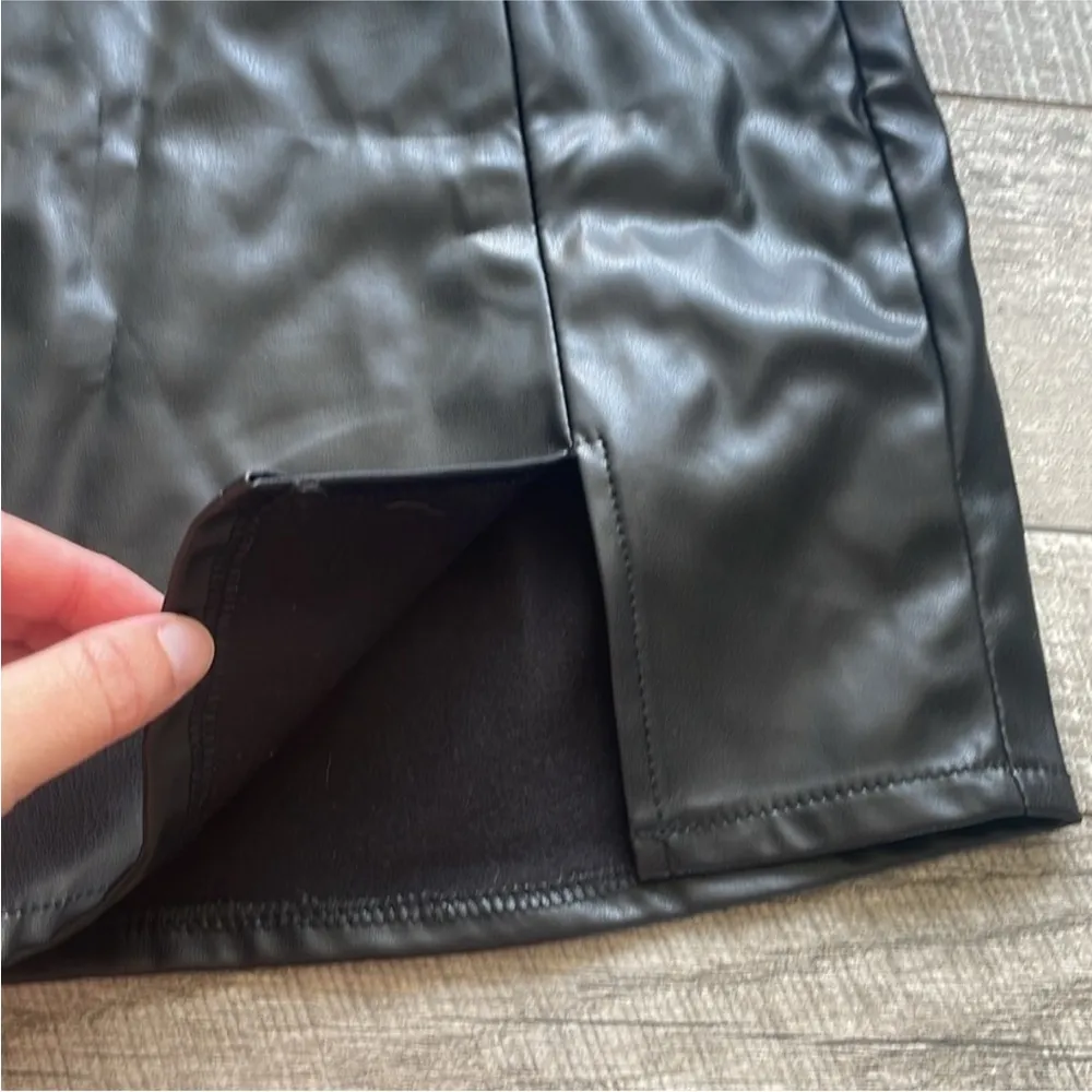 Tilly's WEST OF MELROSE Faux leather Mini Skirt Size XS. - Image 6