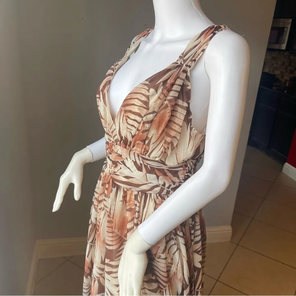 New Women’s tropical leaf maxi dress 
Size Large 
New 
Brand is Forever 21 - Image 8