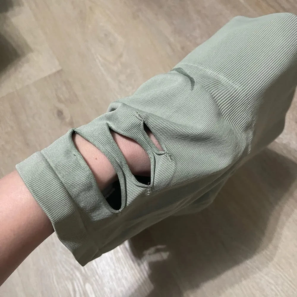 GAINS SEAMLESS RIPPED SHORTS - Image 9