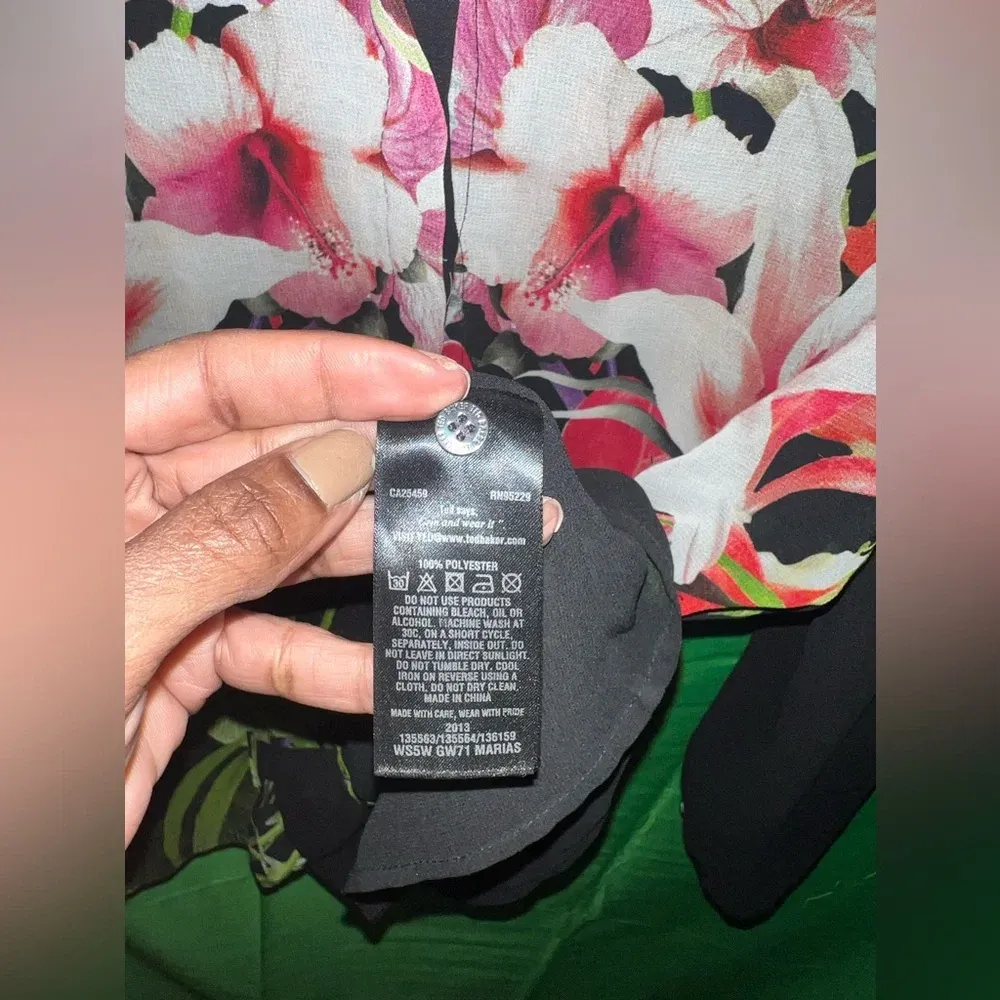 Ted Baker London 100% Polyester Blouse size Small - Image 8