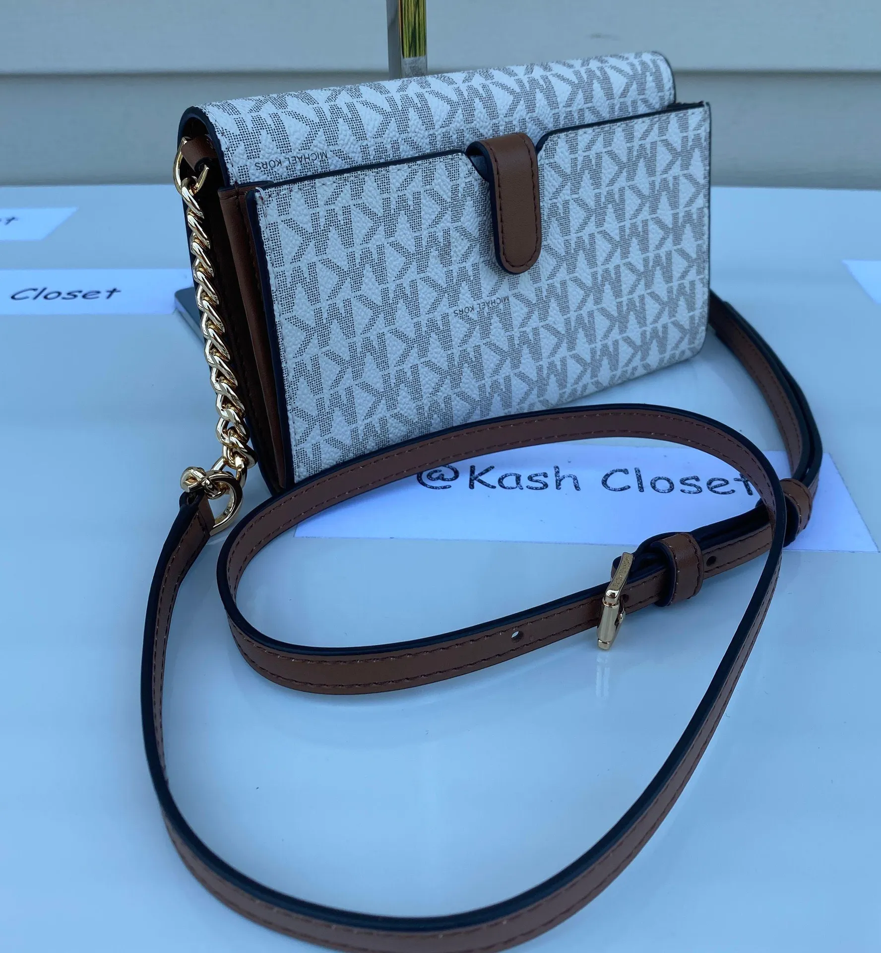 MK JST MD Phone Crossbody & Clutch Vanilla - Image 2