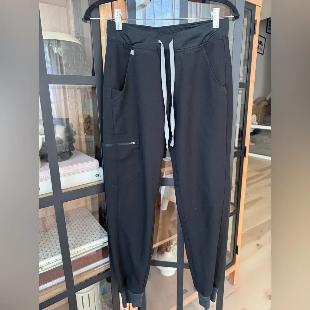 FIGS Scrubs High Waisted Uman Relaxed Jogger Pants medical pockets - Image 7