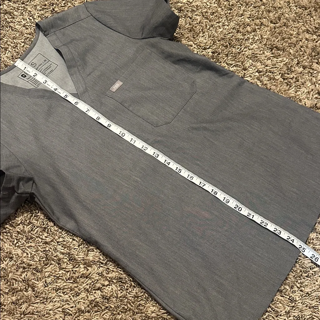 FIGS  Catarina Grey Scrub Top XS - Image 6