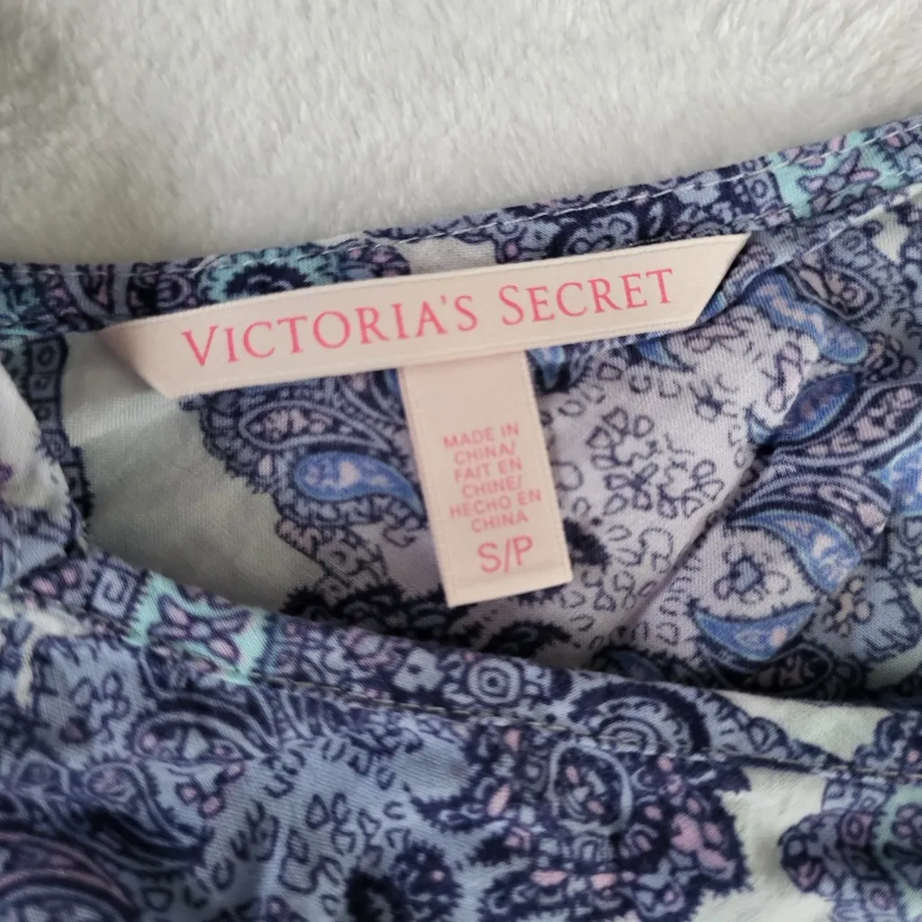 Victoria's Secret Women’s Paisley Shortie Romper Blue Loungewear size Small - Image 4