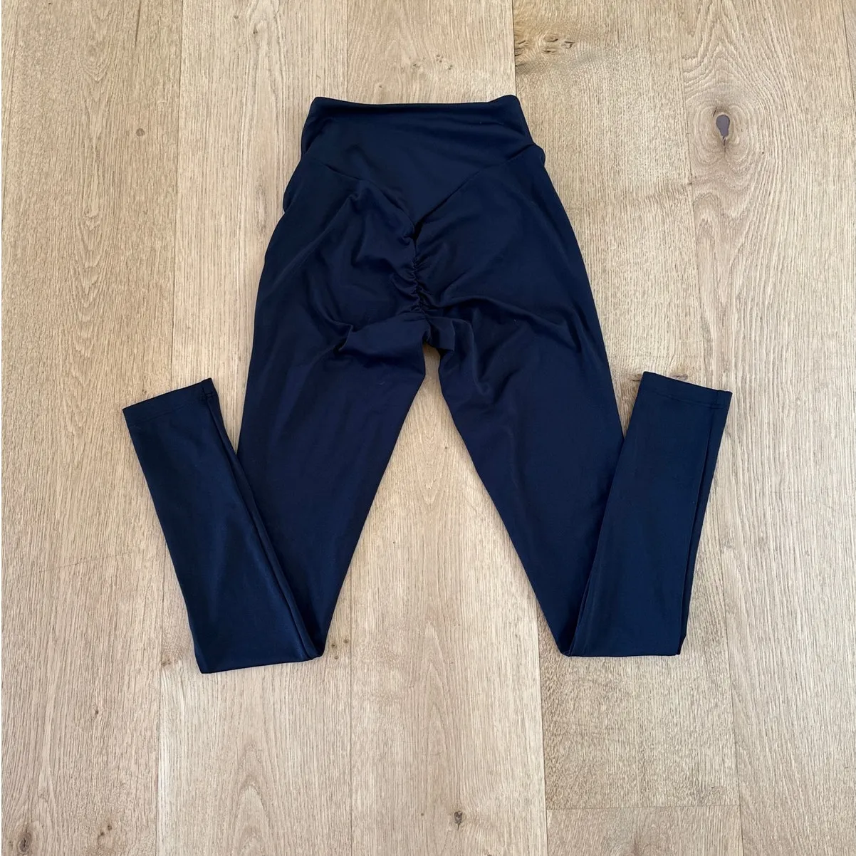 Gymshark Leggings  Scrunch Butt Size XS Black - Image 4