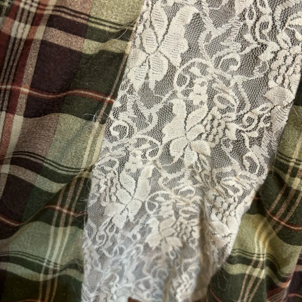 Passport womens plaid flannel lace panel western boho button up shirt green 1X - Image 5