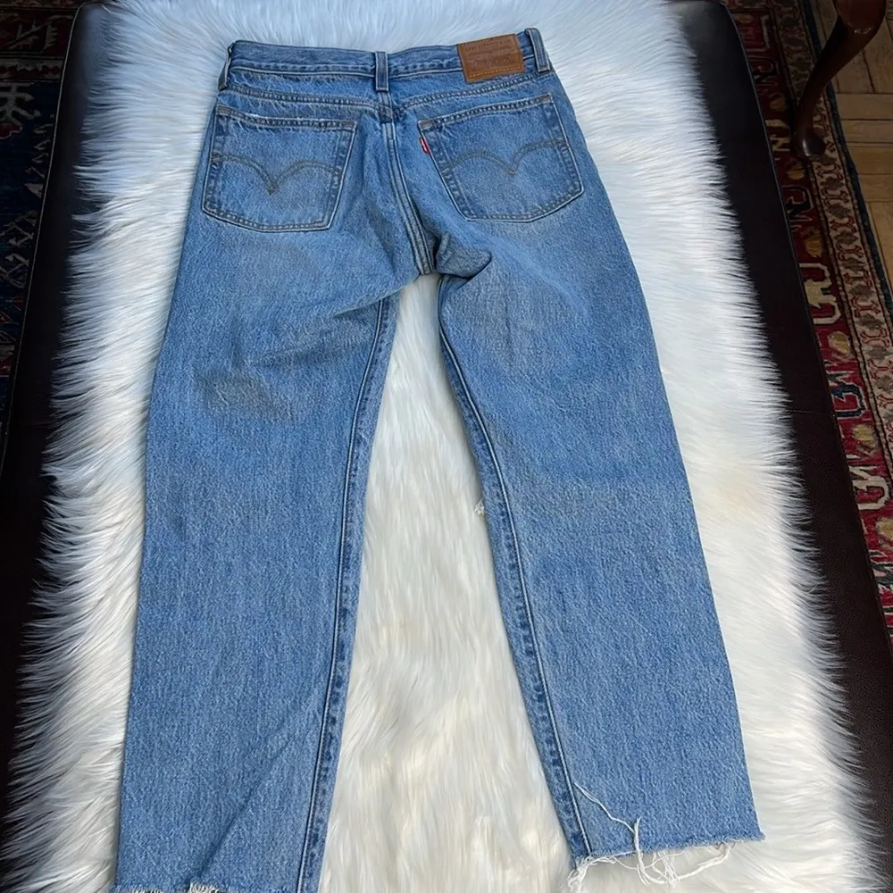 Levi’s High Rise Wedgie Icon Fit Jeans in Authentically Yours - Image 10