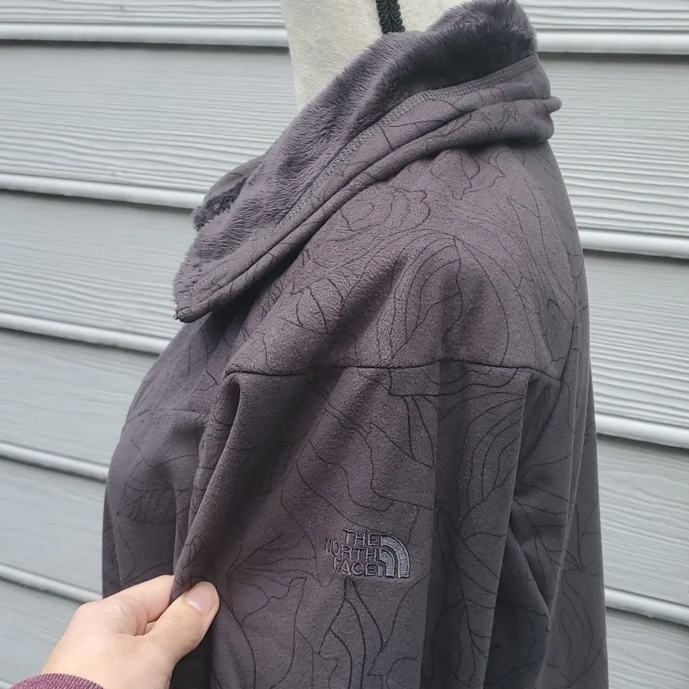 The North Face 1/4 Zip High Collar Pullover - Image 5