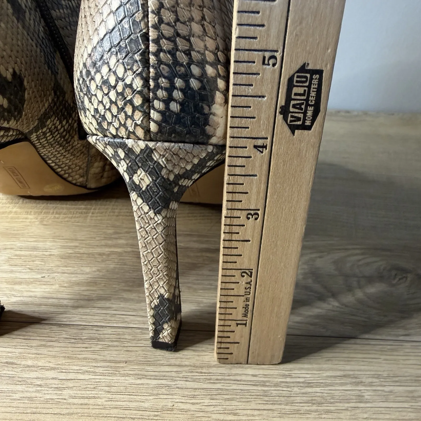 Vince Camuto Sestrind Snakeskin Ankle Boots Heeled Pointed Toe Booties Size 9 - Image 10