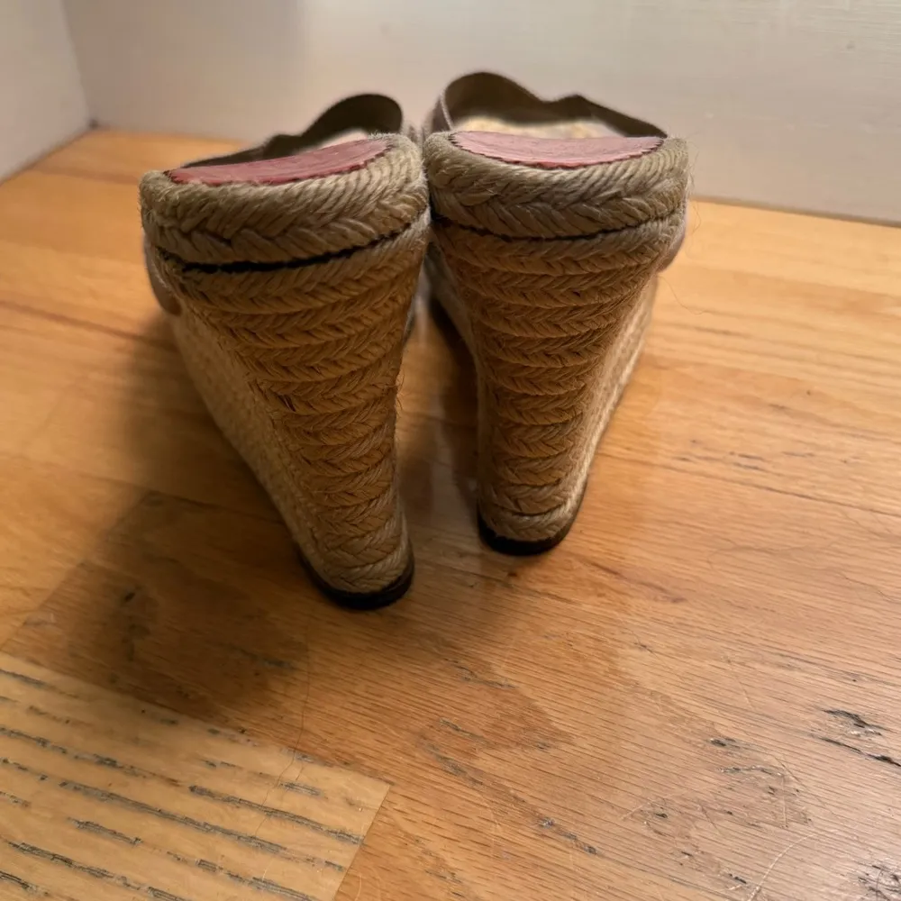 CHRISTIAN LOUBOUTIN Wedge Strappy Summer Sandals Tan size 40 - Image 5