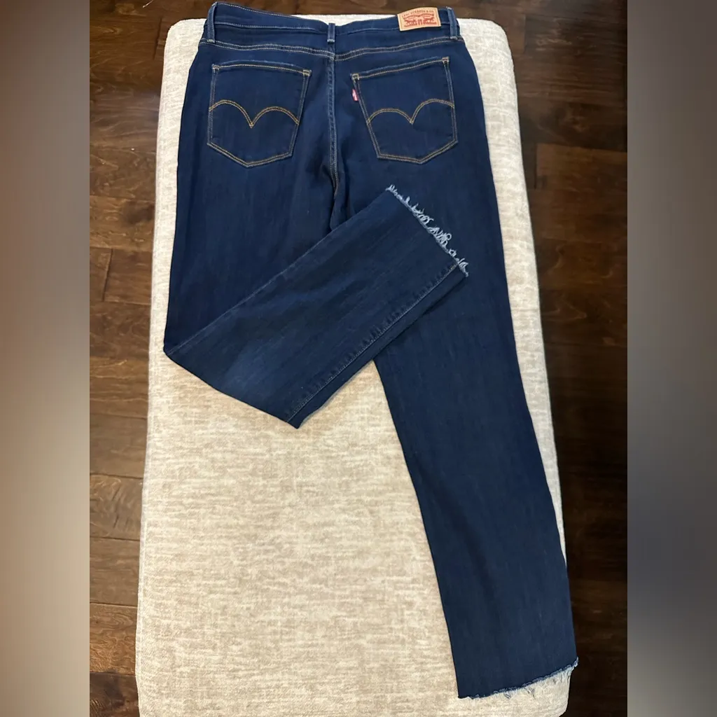 Women’s Levi High Rise Straight Jeans - Image 2