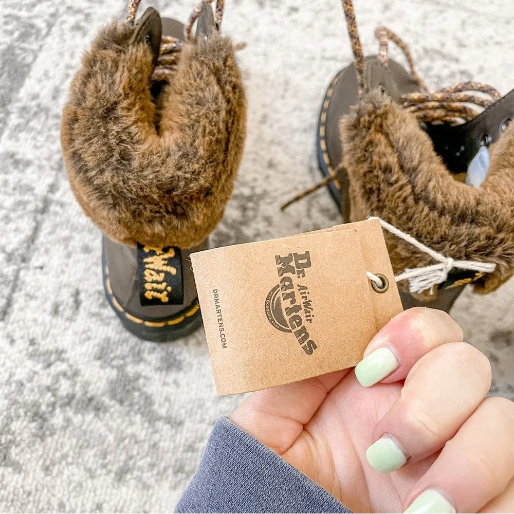 NEW Dr. Martens 1460 SERENA COLLAR FAUX FUR LINED LACE UP BOOTS - Image 4