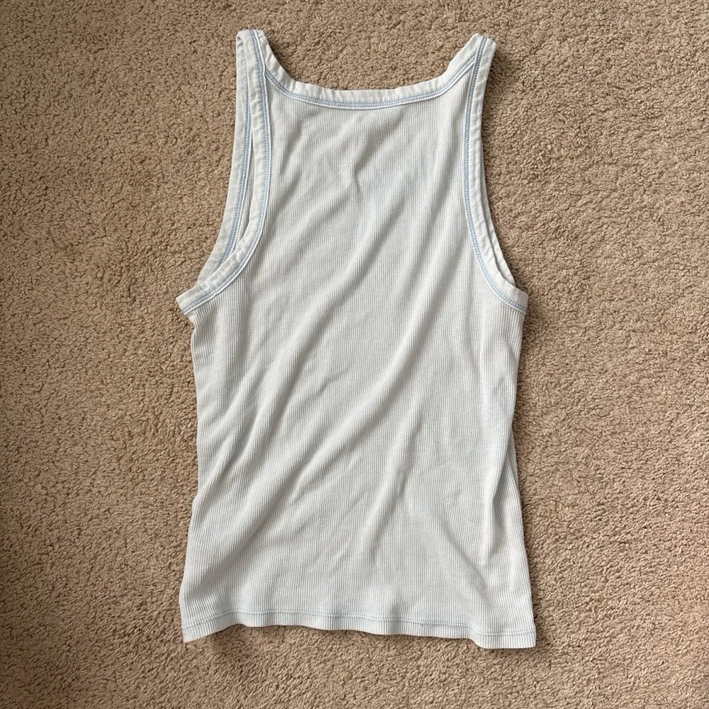 American Eagle Outfitters White Fitted Sleeveless Tank Top - Image 3