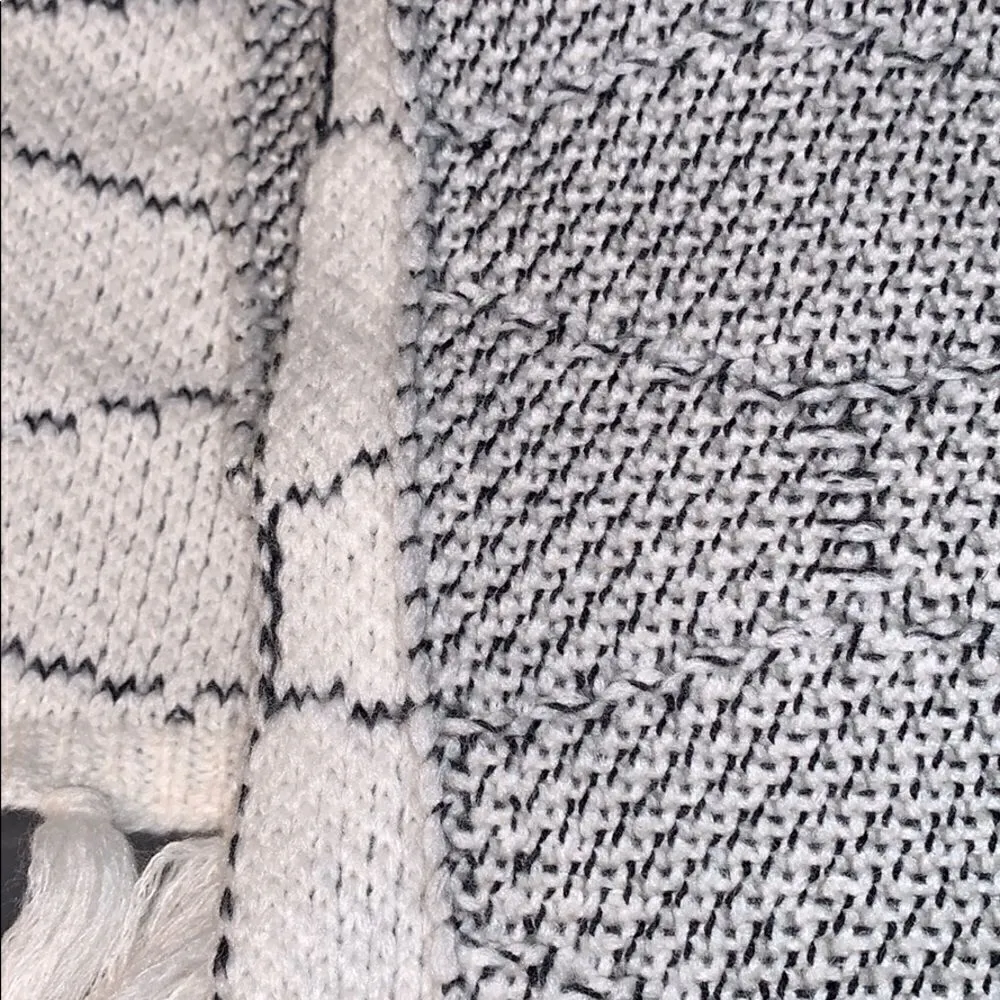 Nwot Ann Taylor large knit wrap scarf - Image 4