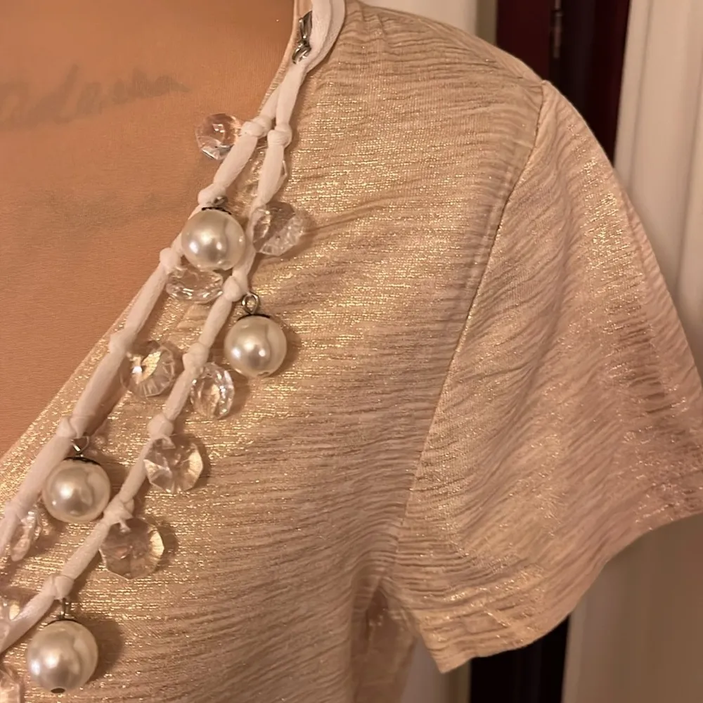 Moda international shimmery T - Image 3