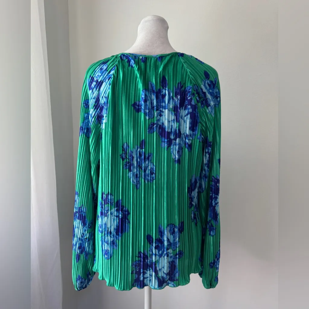 Scoop Green & Blue Floral Print V - Image 4