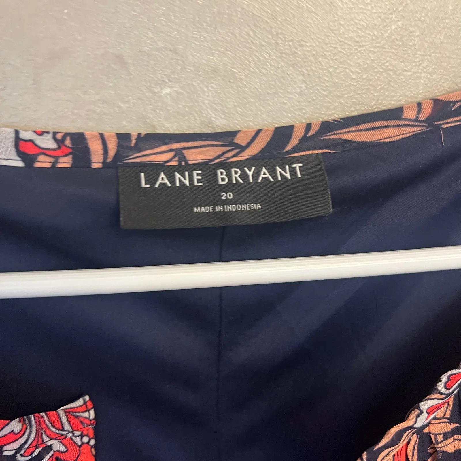 Lane Bryant Pin-Tuck Crew-Neck Blouse Plus Size 20 Pink Coral Floral - Image 9