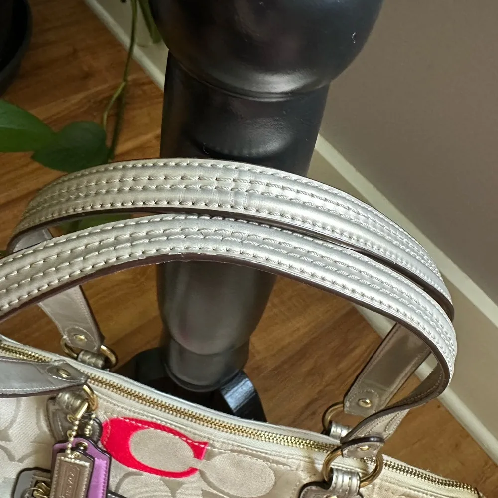 Coach Cream and Multicolor Shoulder Bag - Image 2