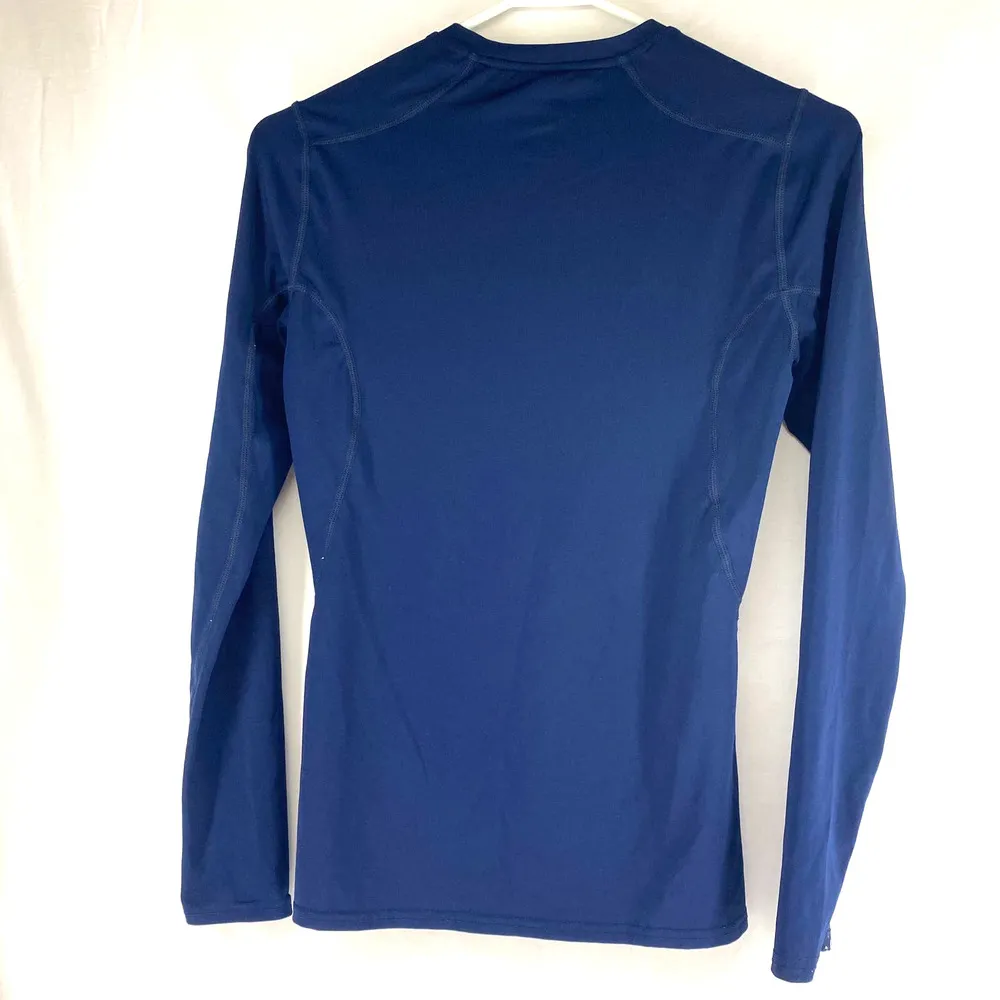 Eastbay Navy blue Woman's Small compression thermal dry fit shirt sz Small - Image 4